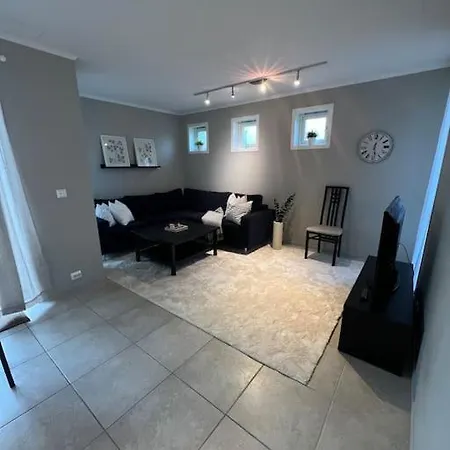 Fin Leilighet I Rolig Omrade I Trondheim Apartamento Hoiset